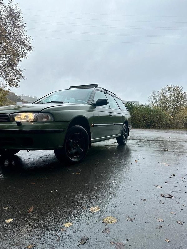 Grün Gebraucht 1998 Subaru Legacy Kombi | 2.500 € - Bild 1/4
