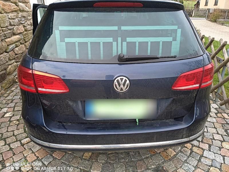 Gebraucht VW Passat Highline 177 PS (130 kW) 2014 Blau Kombi