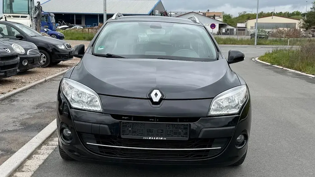 Gebraucht Renault Mégane Bose Edition 131 PS (96 kW) 2011 Schwarz Limousine