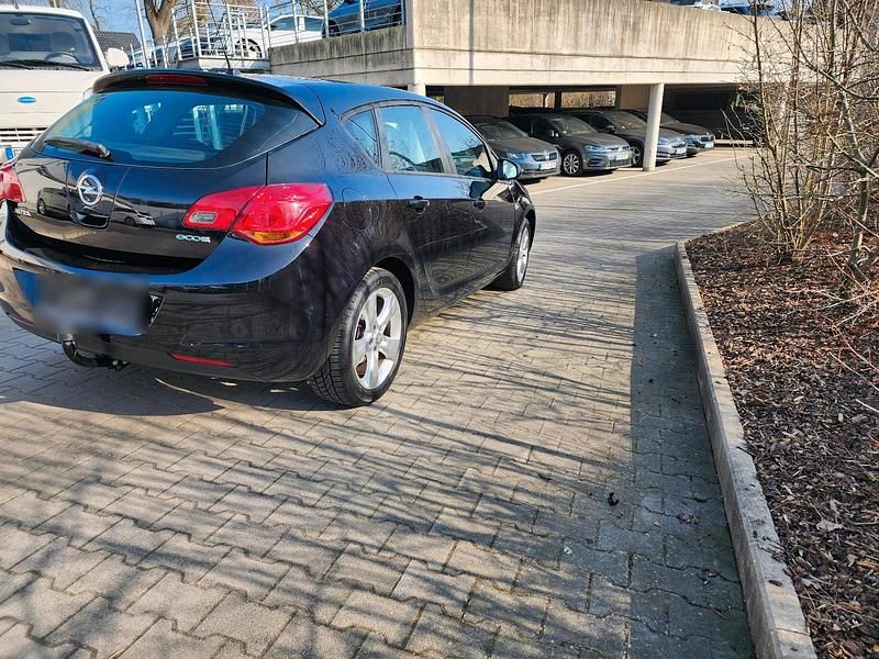 Gebraucht Opel Astra Eco 101 PS (74 kW) 2010 Schwarz Limousine