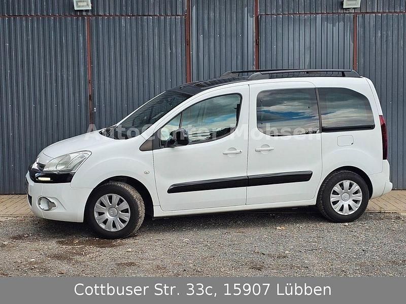 Weiß Gebraucht 2013 Citroën Berlingo SELECTION Van / Kleinbus | 9.980 € (Teuer) - Bild 1/4