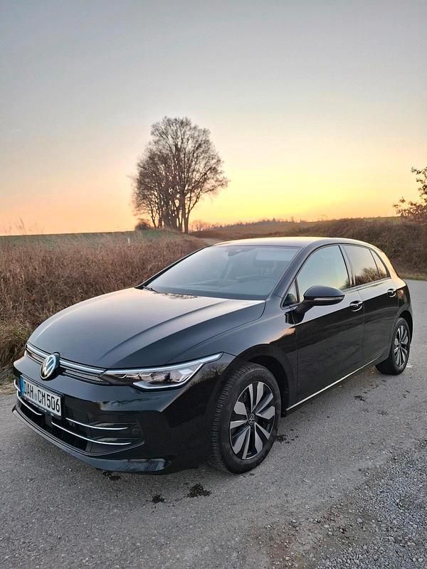 Schwarz Gebraucht 2024 VW Golf VIII Goal Limousine | 26.500 € (Superpreis) - Bild 1/4