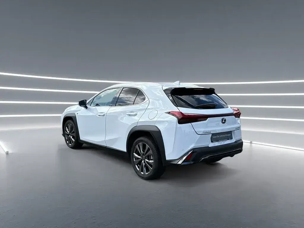 Gebraucht Lexus UX 300h Sport Design Packet 152 PS (111 kW) 2024 Weiß SUV