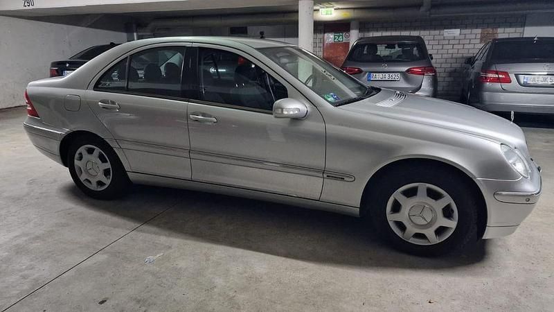 Gebraucht Mercedes C200 122 PS (89 kW) 2001 Silber Limousine