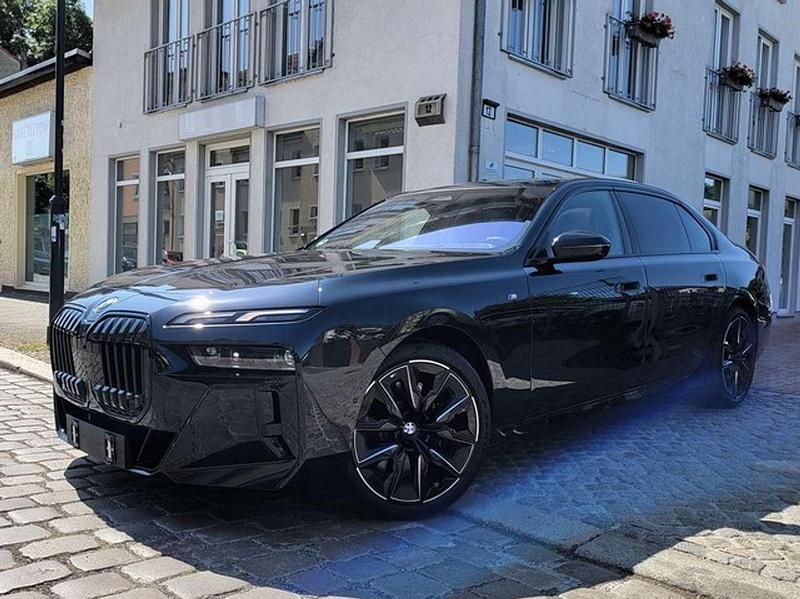 Black sapphire metallic Gebraucht 2023 BMW i7 M Sport Limousine | 120.900 € - Bild 1/4