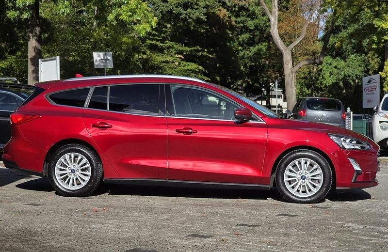 Gebraucht Ford Focus Titanium 150 PS (110 kW) 2020 Rot Kombi