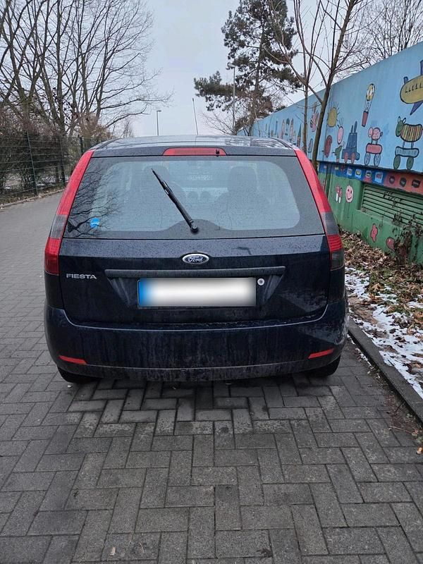 Gebraucht Ford Fiesta 69 PS (50 kW) 2005 Blau Kleinwagen