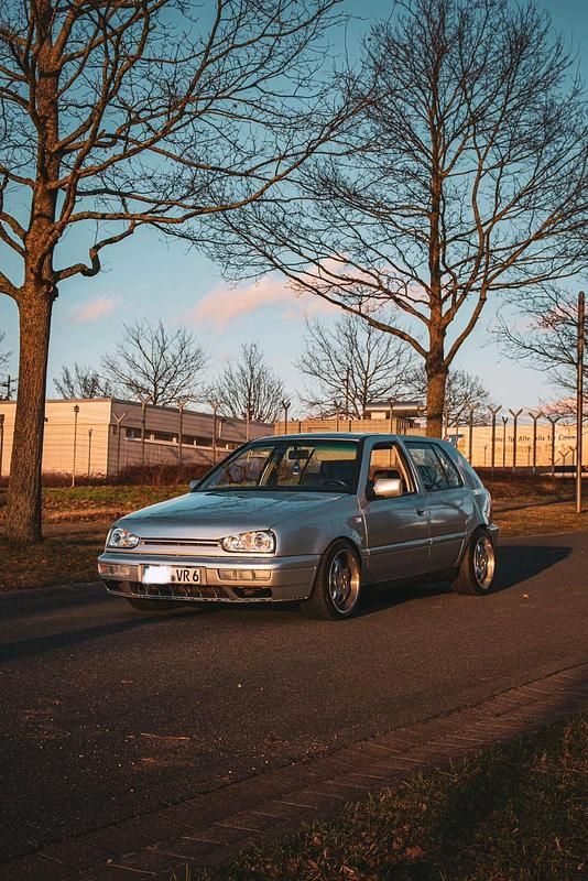 Silber Gebraucht 1993 VW Golf III Limousine | 4.899 € - Bild 1/4