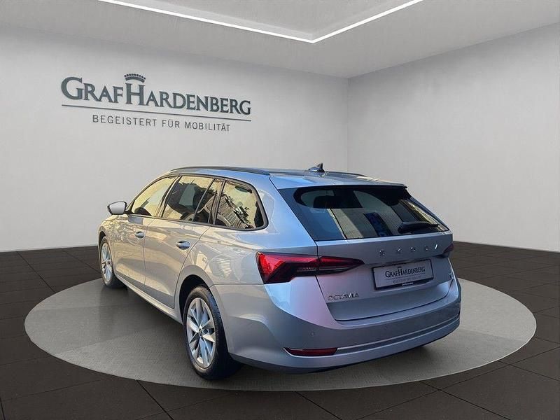 Gebraucht Skoda Octavia Ambition 204 PS (150 kW) 2022 Silber Kombi