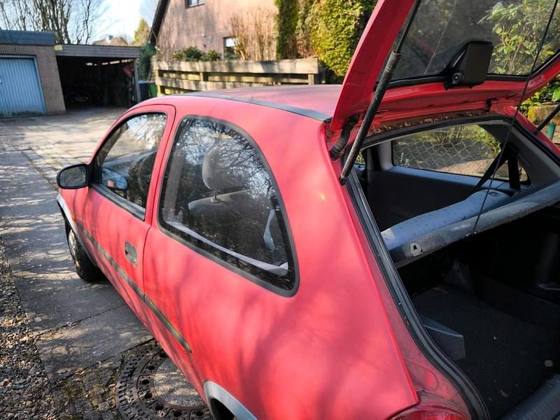 Gebraucht Opel Corsa 54 PS (39 kW) 1999 Rot Kleinwagen