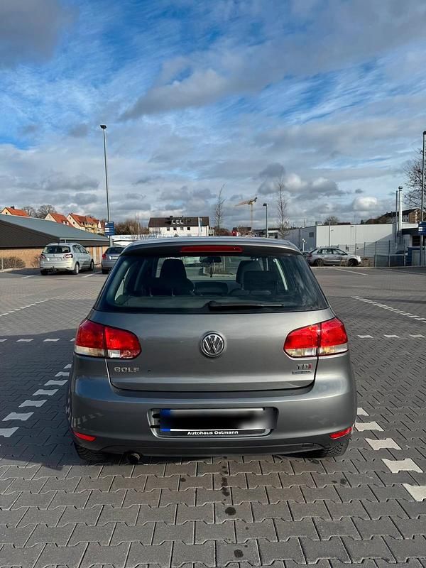 Gebraucht VW Golf VI 105 PS (77 kW) 2012 Grau Kleinwagen