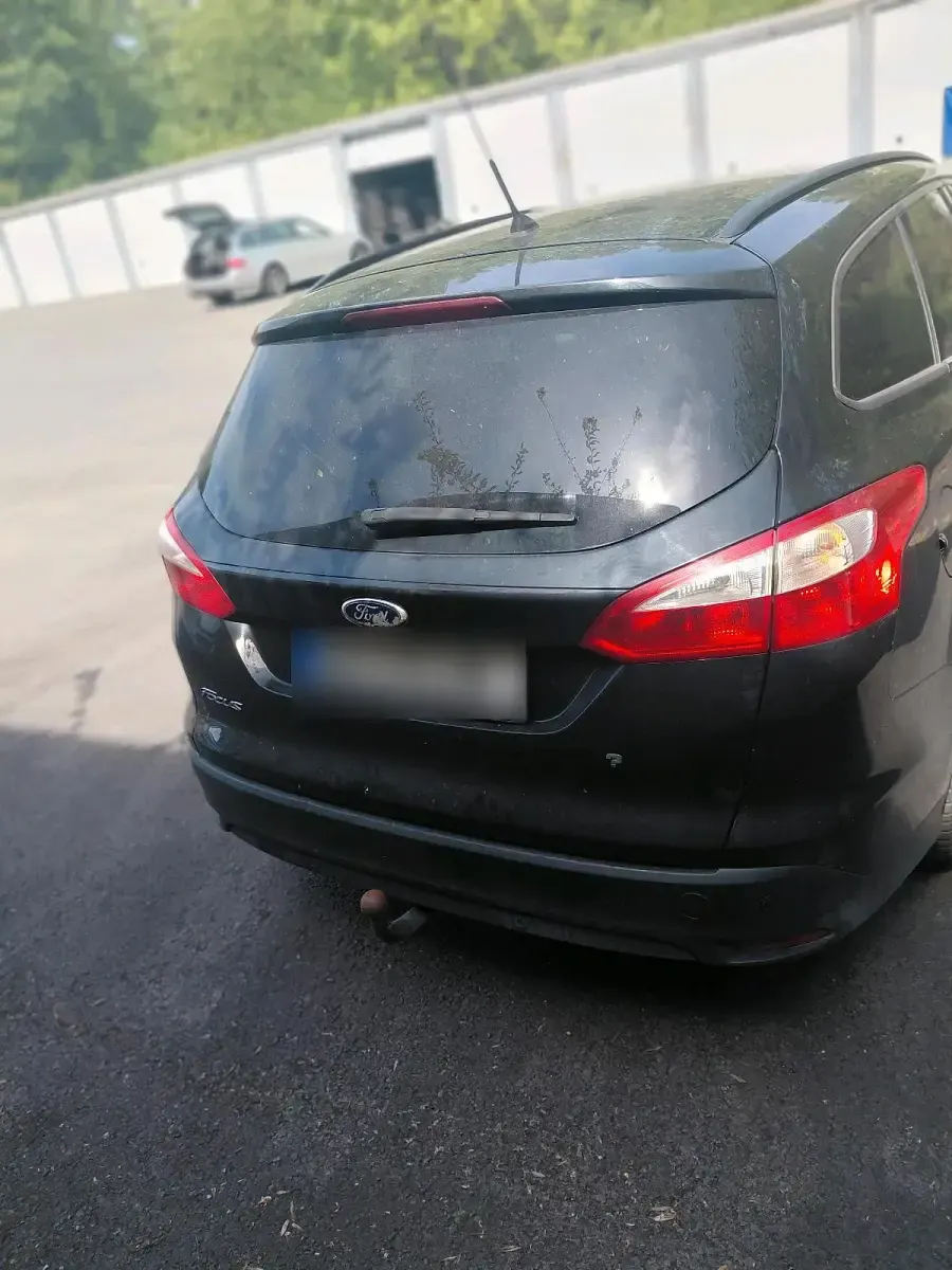 Second-hand Ford Focus 116 CP (85 kW) 2015 Negru Break