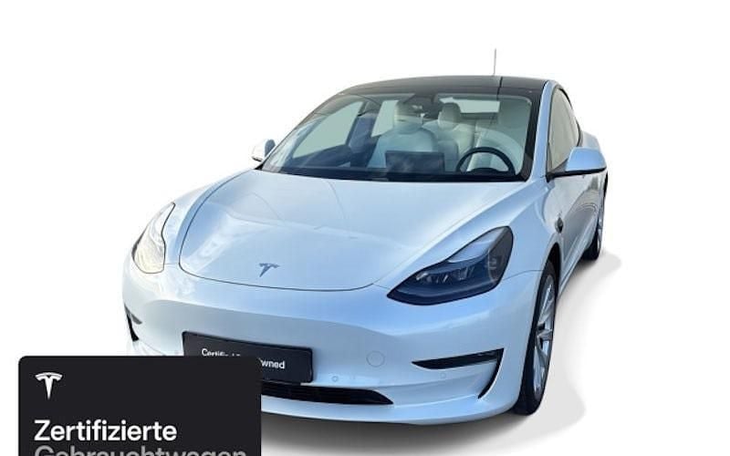 Weiß Gebraucht 2021 Tesla Model 3 Long Range RWD Limousine | 25.600 € (Fairer Preis) - Bild 1/4