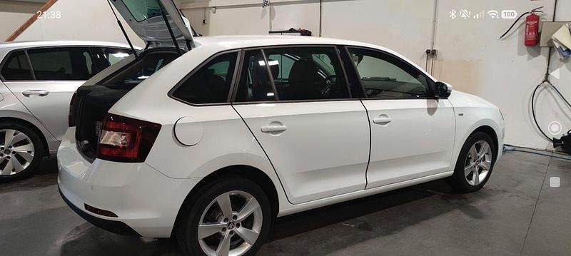 Gebraucht Skoda Rapid Clever 90 PS (66 kW) 2018 Weiß Kleinwagen