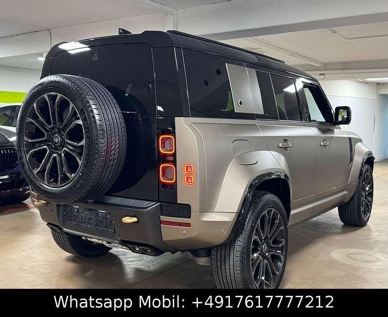 Neu Land Rover Defender 635 PS (467 kW) 2026 Gold matt SUV