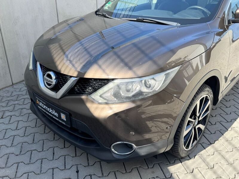 Gebraucht Nissan Qashqai Tekna 131 PS (96 kW) 2016 Braun SUV