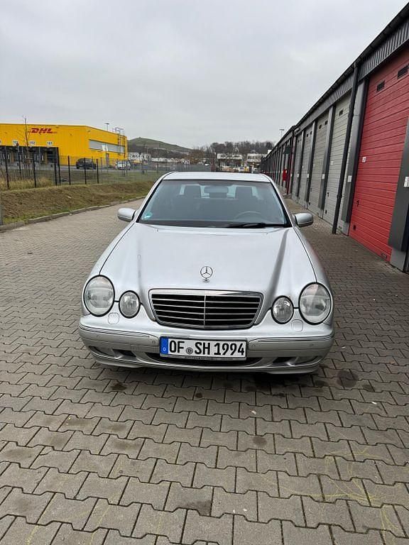 Gebraucht Mercedes E260 231 PS (169 kW) 2000 Silber Limousine