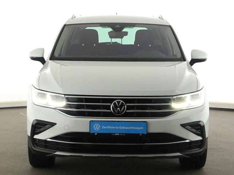 Gebraucht VW Tiguan Elegance 190 PS (139 kW) 2022 Pure white SUV