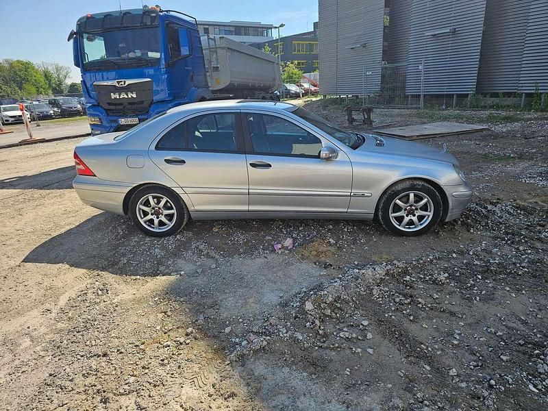 Gebraucht Mercedes C200 Elegance 163 PS (119 kW) 2000 Silber Limousine