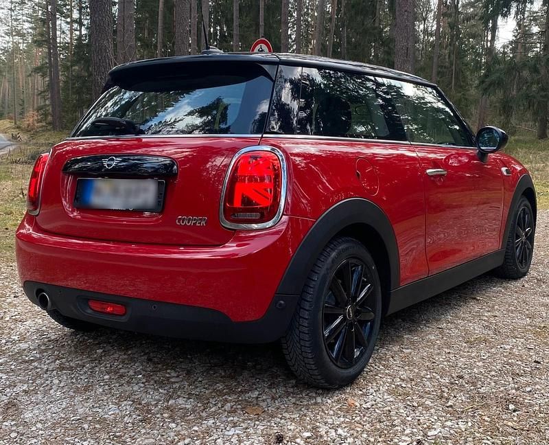Gebraucht Mini Cooper 136 PS (100 kW) 2018 Rot Kleinwagen