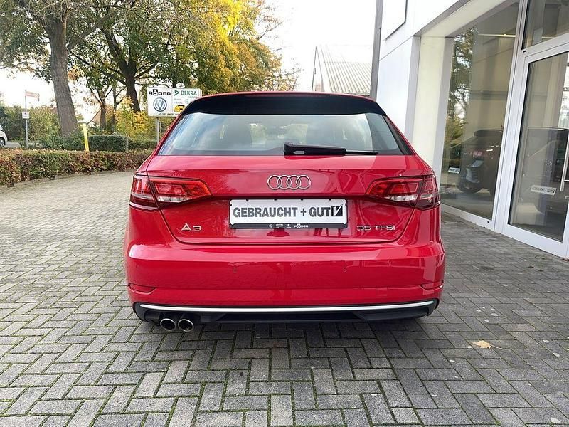 Gebraucht Audi A3 Sport 150 PS (110 kW) 2019 Rot Limousine