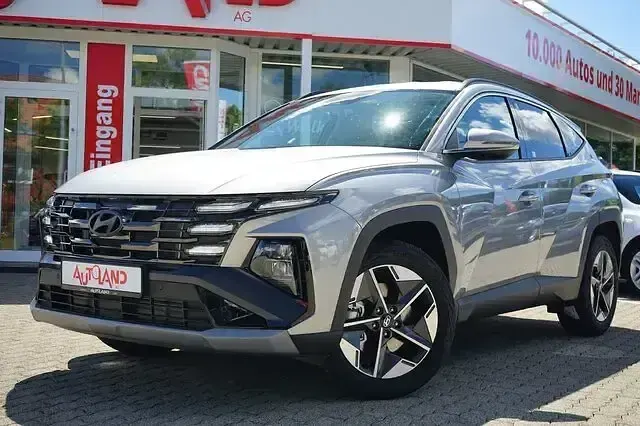 Neu Hyundai Tucson 150 PS (110 kW) 2026 Silber SUV