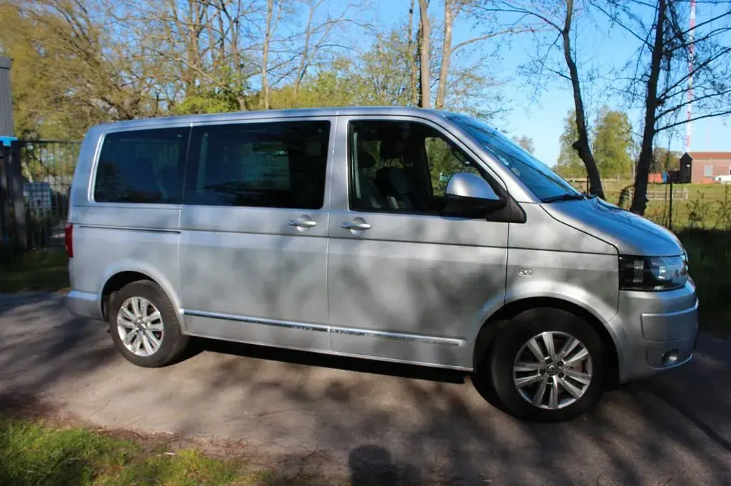 Gebraucht VW Multivan Highline 179 PS (131 kW) 2014 Grau Van / Kleinbus