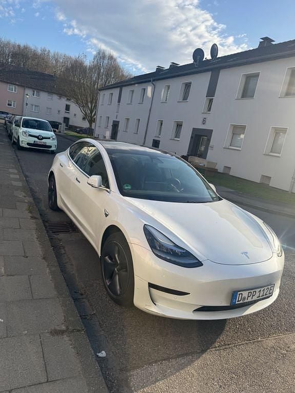 Gebraucht Tesla Model 3 Standard Range Plus 239 kW (325 PS) 2020 Weiß Limousine