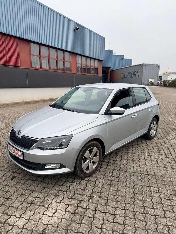 Silber Gebraucht 2018 Skoda Fabia Style Kleinwagen | 11.999 € (Fairer Preis) - Bild 1/4
