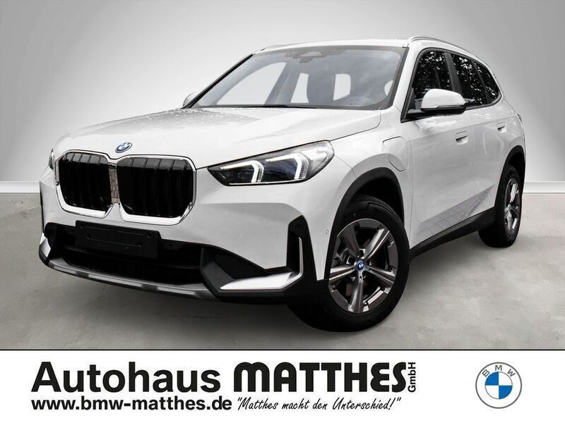 Weiss Gebraucht 2023 BMW X1 Performance SUV | 40.500 € (Superpreis) - Bild 1/4