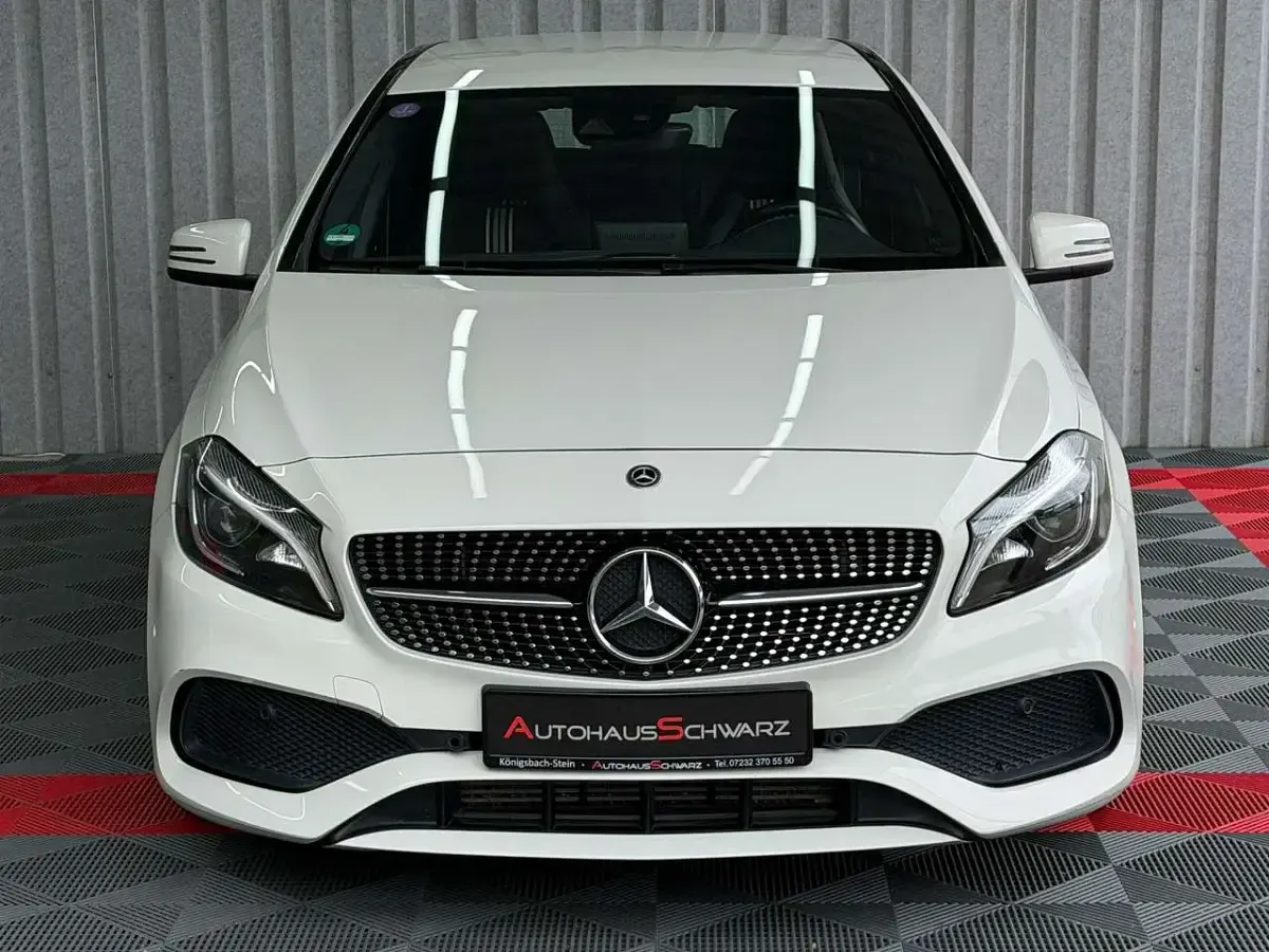Gebraucht Mercedes A180 AMG Edition 122 PS (89 kW) 2017 Calcitweiss  unilack Kleinwagen