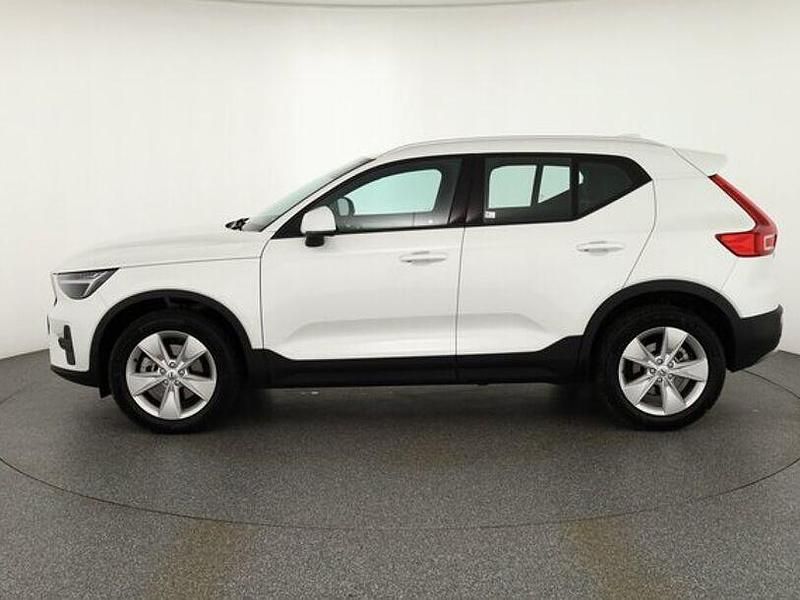 Gebraucht Volvo XC40 Core 163 PS (119 kW) 2024 Weiß SUV