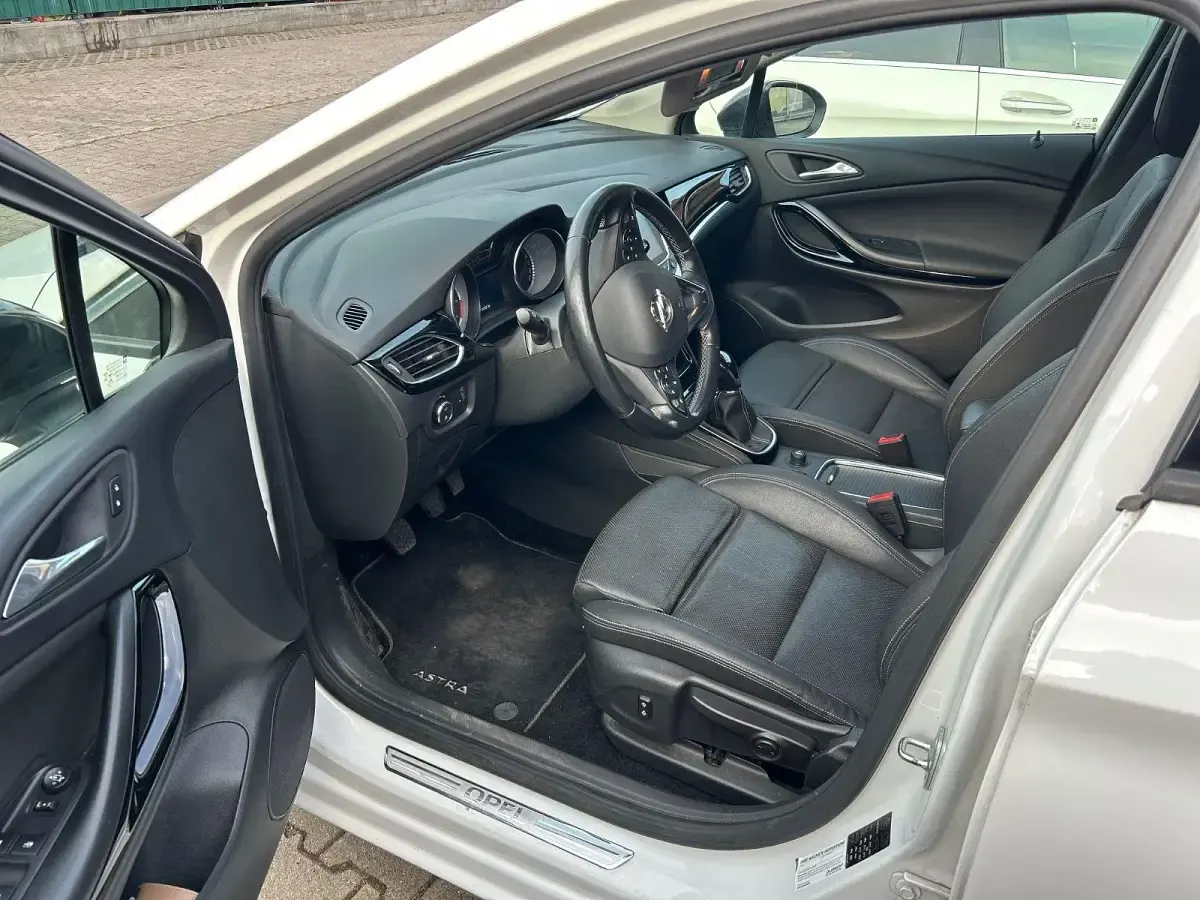 Second-hand Opel Astra 150 CP (110 kW) 2019 Alb Break