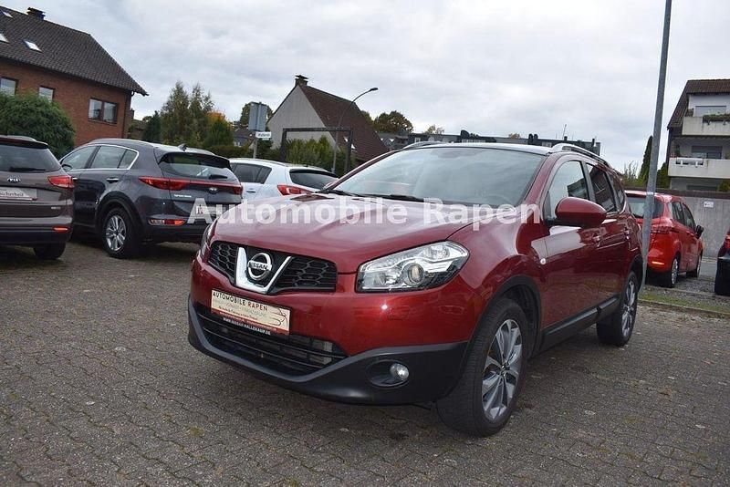 Rot Gebraucht 2013 Nissan Qashqai +2 Tekna SUV | 7.490 € (Fairer Preis) - Bild 1/4