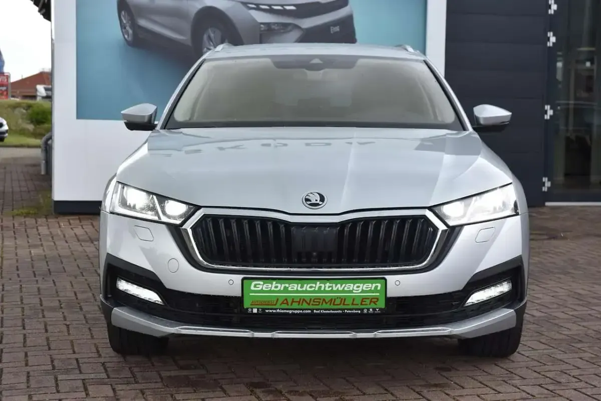 Gebraucht Skoda Octavia 150 PS (110 kW) 2023 Silber Kombi