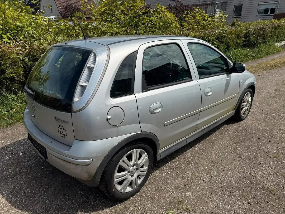 Gebraucht Opel Corsa 80 PS (58 kW) 2006 Silber Kleinwagen