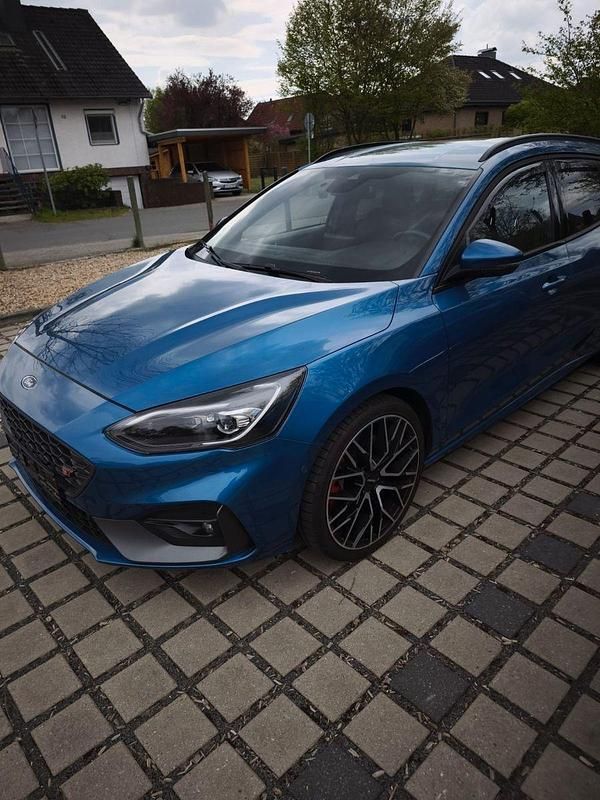 Usata Ford Focus ST 280 CV (205 kW) 2019 Blu Station wagon