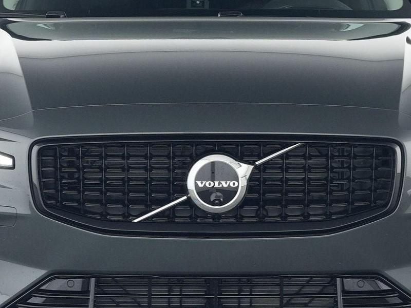 Gebraucht Volvo V60 Plus 197 PS (144 kW) 2025 Gruen Kombi