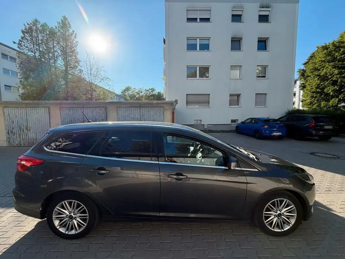 Gebraucht Ford Focus Business Edition 125 PS (91 kW) 2018 Schwarz Limousine