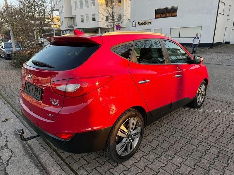 Gebraucht Hyundai ix35 Style 184 PS (135 kW) 2015 Rot SUV