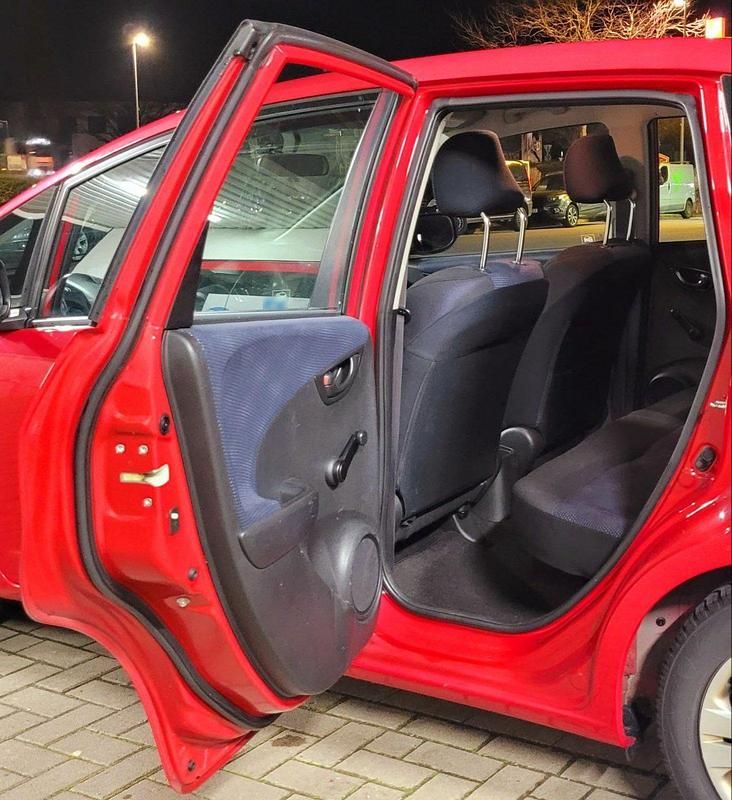 Gebraucht Honda Jazz 99 PS (72 kW) 2011 Rot Kleinwagen