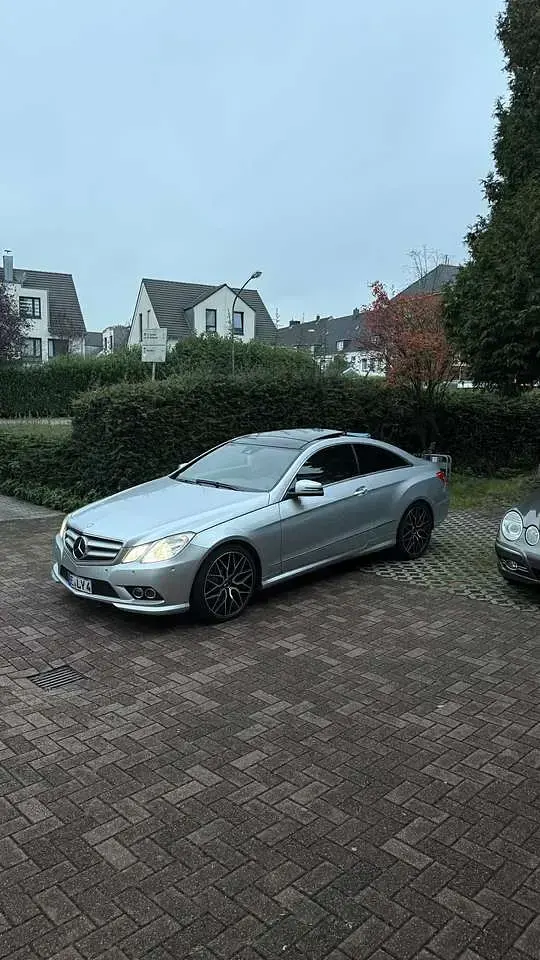 Gebraucht Mercedes E350 Elegance 265 PS (194 kW) 2011 Grau Coupé