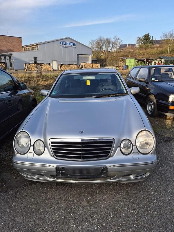 Gebraucht Mercedes E320 224 PS (164 kW) 2000 Grau Limousine
