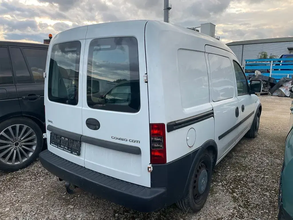 Gebraucht Opel Combo 75 PS (55 kW) 2010 Weiß Van / Kleinbus