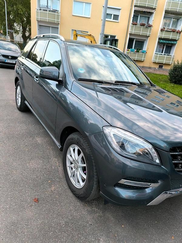 Gebraucht Mercedes ML350 258 PS (189 kW) 2014 Andere farben SUV