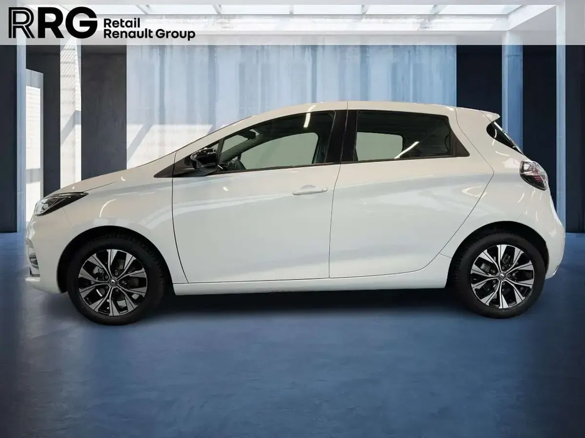 Second-hand Renault Zoe Evolution 50 kW (69 CP) 2022 Alb Hatchback