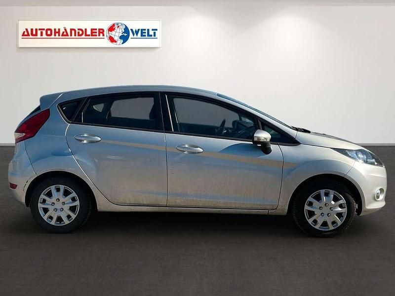Gebraucht Ford Fiesta Trend 82 PS (60 kW) 2011 Silber Kleinwagen