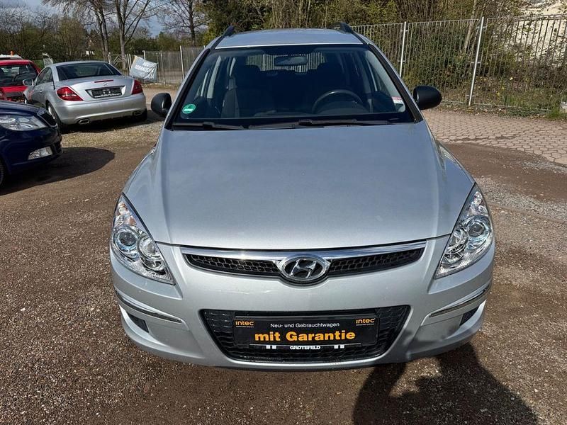 Gebraucht Hyundai i30 Classic 126 PS (92 kW) 2009 Silber Kombi