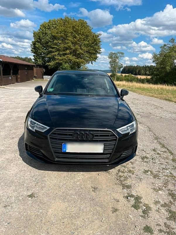 Schwarz Gebraucht 2018 Audi A3 Limousine | 12.850 € (Guter Preis) - Bild 1/4