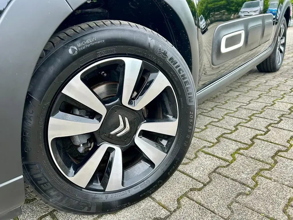 Gebraucht Citroën C3 PureTech 82 PS (60 kW) 2024 Schwarz Limousine